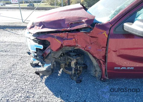 2021 Ram 1500 Big Horn 4X4 5'7 Box z USA, uszkodzony, nr VIN 1C6SRFFT8MN520787